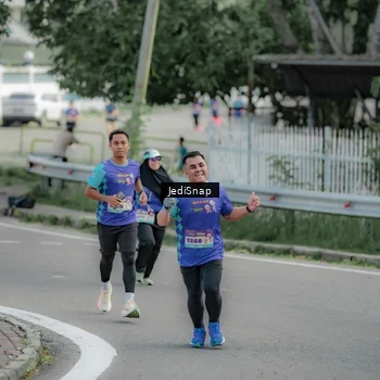 Runner Photo 8332558