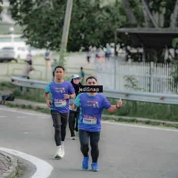 Runner Photo 8332562