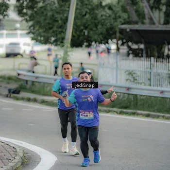 Runner Photo 8332566
