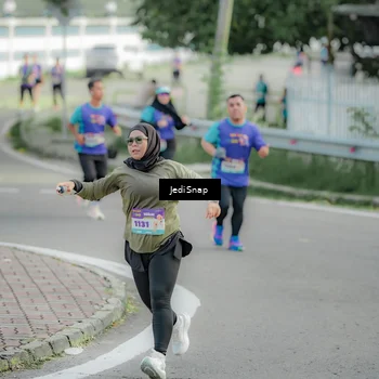 Runner Photo 8332573