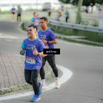 Runner Photo 8332577