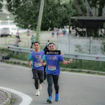 Runner Photo 8332591