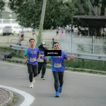 Runner Photo 8332595