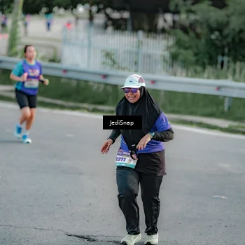 Runner Photo 8332619