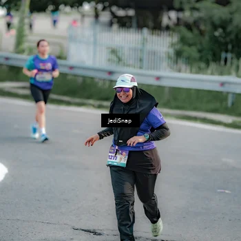 Runner Photo 8332625