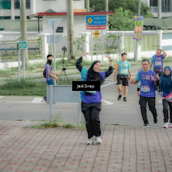 Runner Photo 8332649