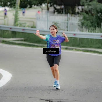 Runner Photo 8332653