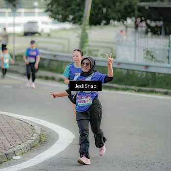 Runner Photo 8332676