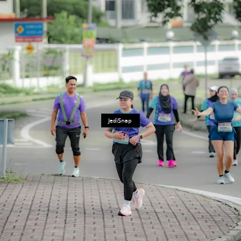 Runner Photo 8332733