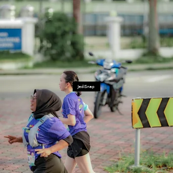 Runner Photo 8332741