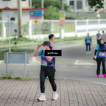 Runner Photo 8332754