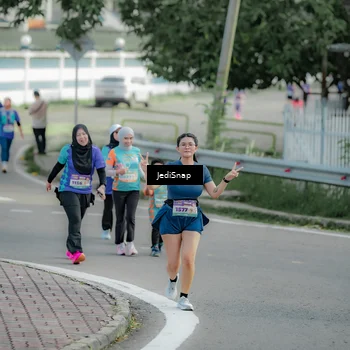 Runner Photo 8332765