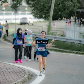 Runner Photo 8332768