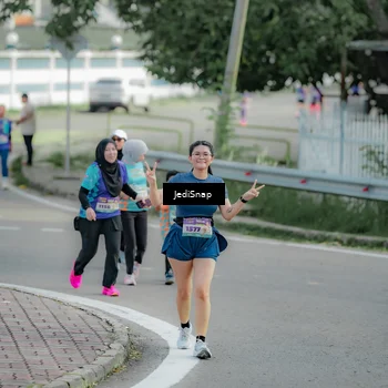 Runner Photo 8332772