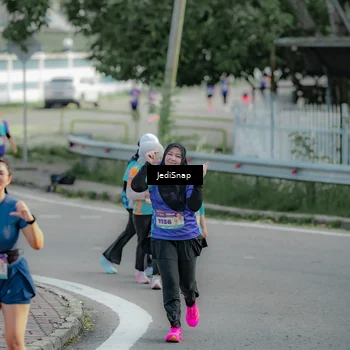 Runner Photo 8332793