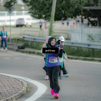 Runner Photo 8332801