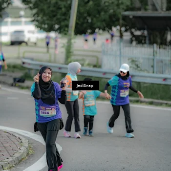 Runner Photo 8332812