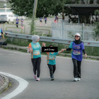Runner Photo 8332817