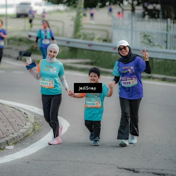 Runner Photo 8332845