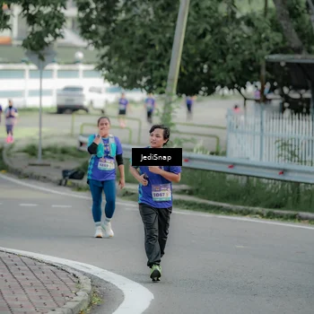 Runner Photo 8332849