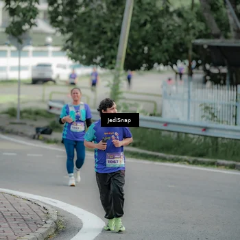 Runner Photo 8332869