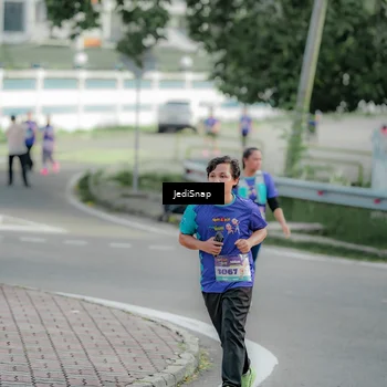 Runner Photo 8332877