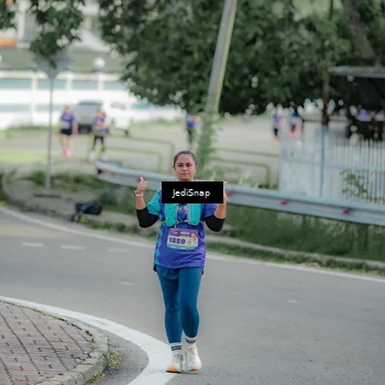 Runner Photo 8332883