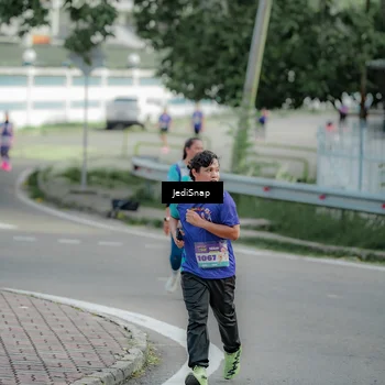Runner Photo 8332891