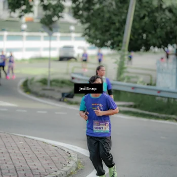Runner Photo 8332901