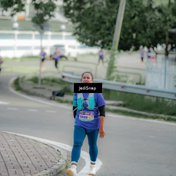 Runner Photo 8332913