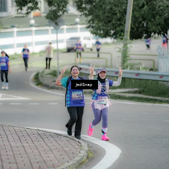 Runner Photo 8332925
