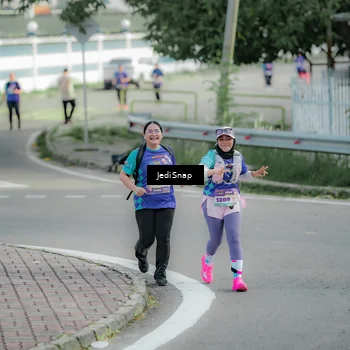 Runner Photo 8332937