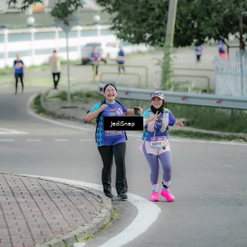 Runner Photo 8332942