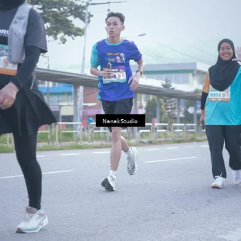 Runner Photo 8332947