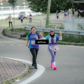 Runner Photo 8332949
