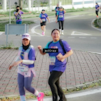 Runner Photo 8333005