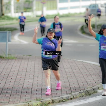 Runner Photo 8333011