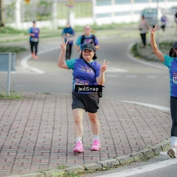 Runner Photo 8333012