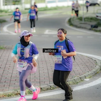 Runner Photo 8333020