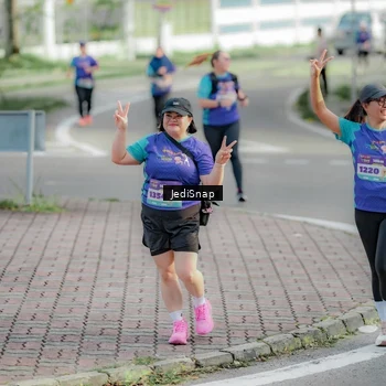 Runner Photo 8333026