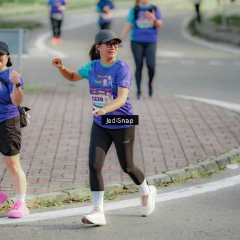 Runner Photo 8333040