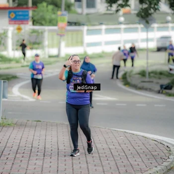 Runner Photo 8333082