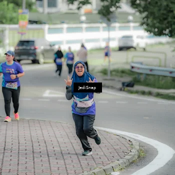Runner Photo 8333086