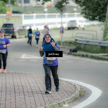 Runner Photo 8333089