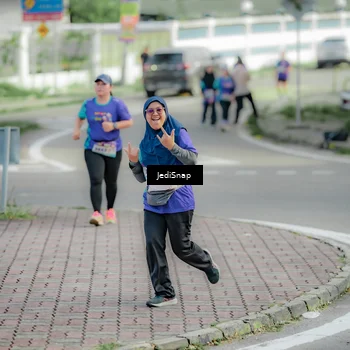 Runner Photo 8333092