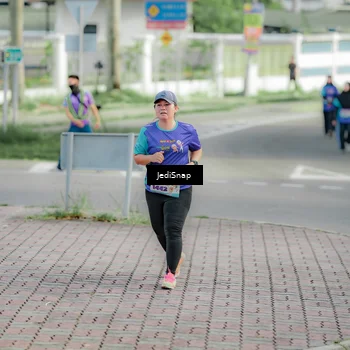 Runner Photo 8333101