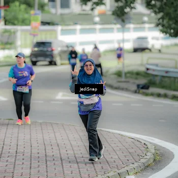 Runner Photo 8333108