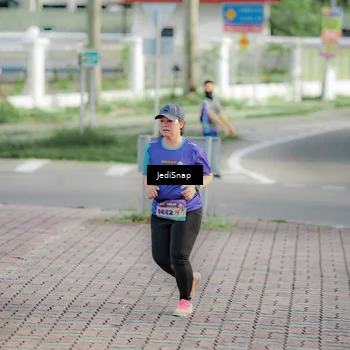 Runner Photo 8333111