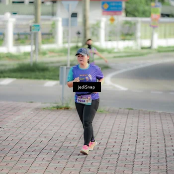 Runner Photo 8333116