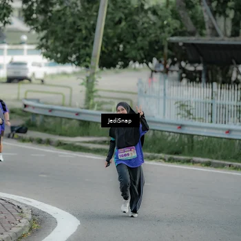 Runner Photo 8333145